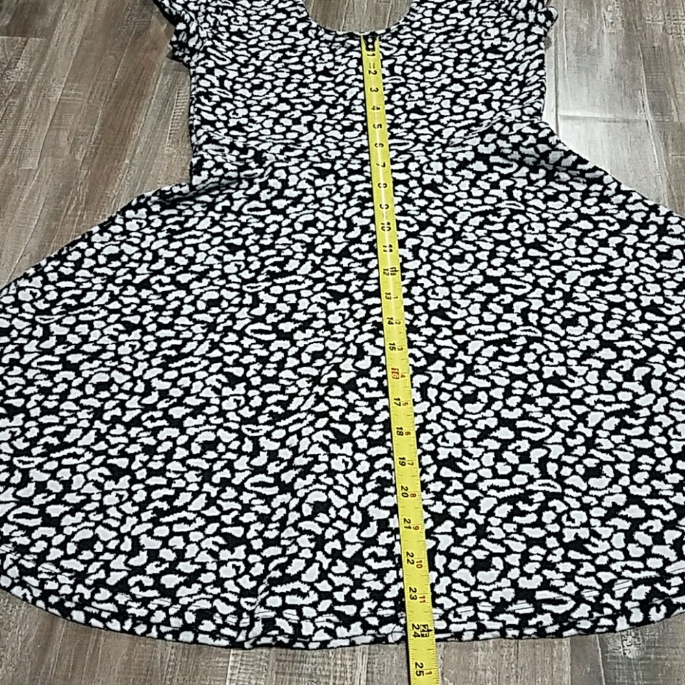 Dress - Picture 4 of 7